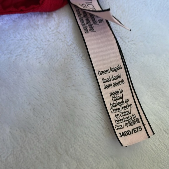 Victoria’s Secret Bra - Picture 2 of 2